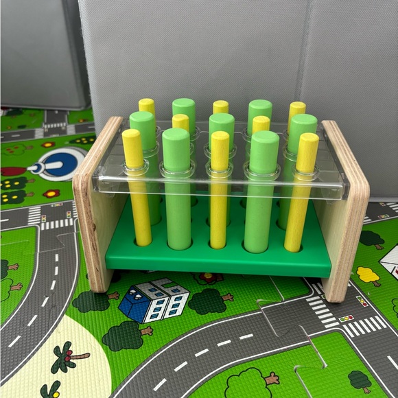 Lovevery Wooden Posting Stand - Picture 3 of 4